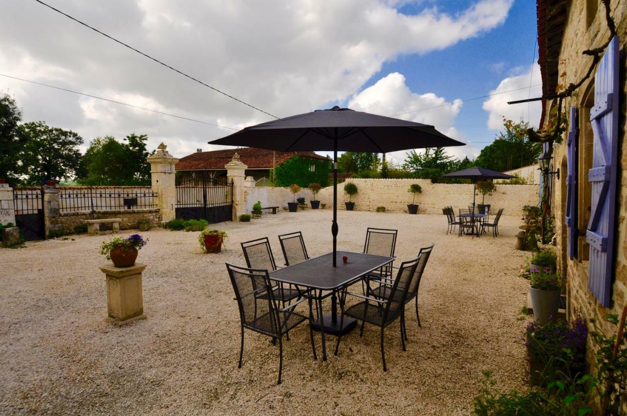Chez Fins Bois Bed & Breakfast Nere Exterior photo