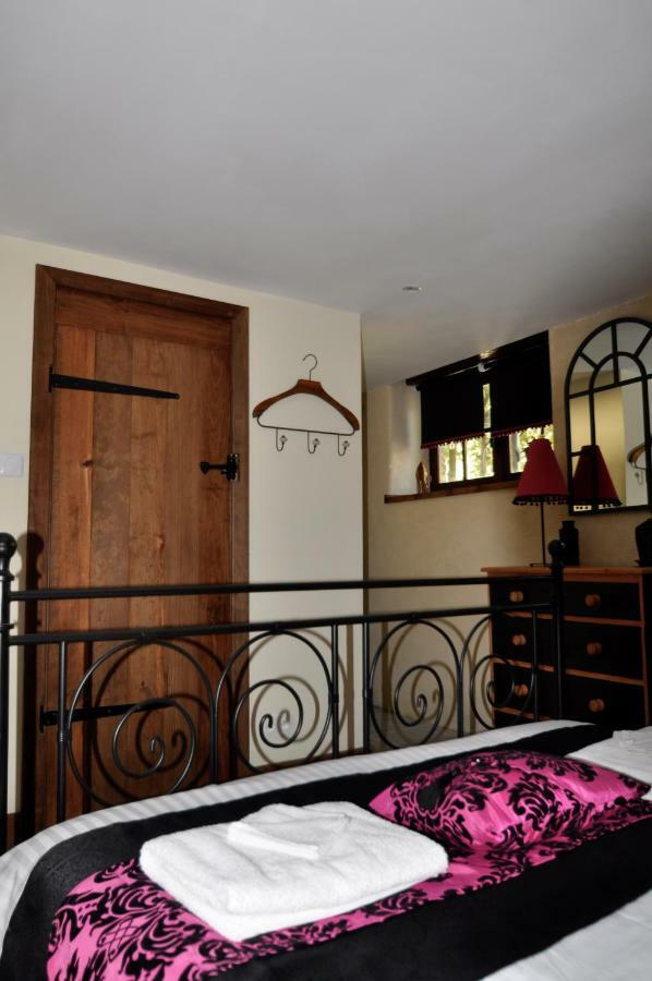 Chez Fins Bois Bed & Breakfast Nere Exterior photo